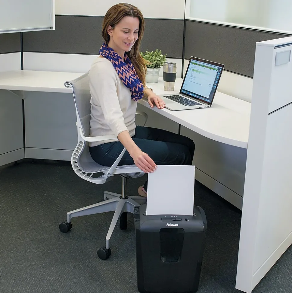 Fellowes Powershred 49C 8-Sheet Cross-Cut Personal Shredder (4605801)