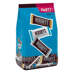HERSHEY'S Assorted Milk Chocolate and White Creme Candy Party Pack, 31.5 oz (3400093933)