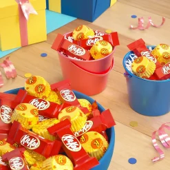 KIT KAT and REESE'S Assorted Milk Chocolate Flavored Miniatures, Candy Party Pack, 33.36 oz (HEC40040)