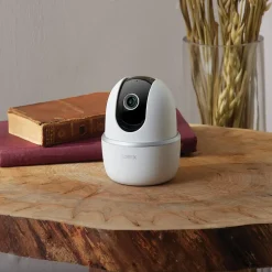 Lorex 2K QHD Indoor Wi-Fi Smart Pan-and-Tilt Security Camera with Person Detection, White (W462AQC-E)
