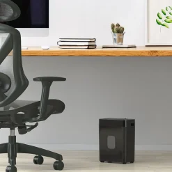 Staples 12-Sheet Cross-Cut Multi-Media Shredder (ST62151)