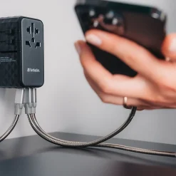 Verbatim UTA-10 GaN III Universal Travel Adapter 140W – USB-C, USB-A